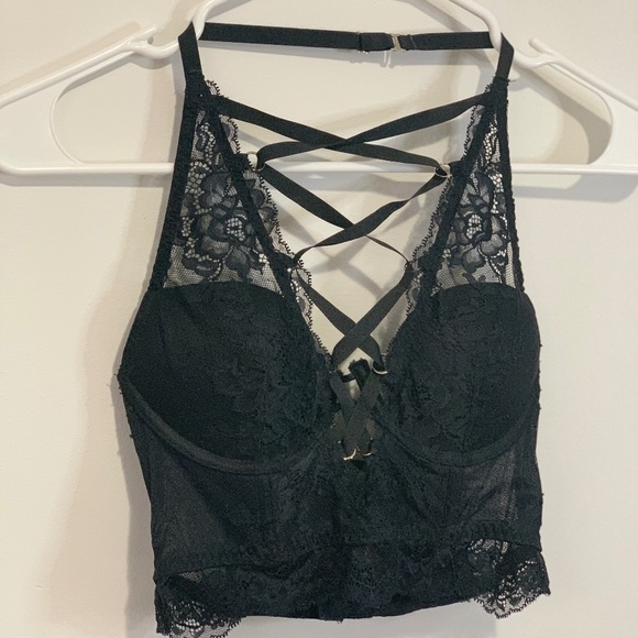 NWOT BLACK LACE CRISS CROSS FRONT DETAIL PADDED BRALETTE | ADJUSTABLE - Picture 4 of 6